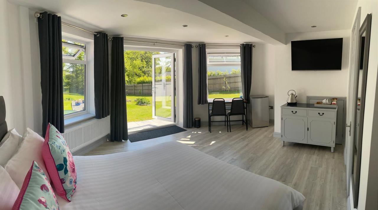 Stunning Contemporary 1 Bedroom En-Suite Annexe พลีมัธ ภายนอก รูปภาพ