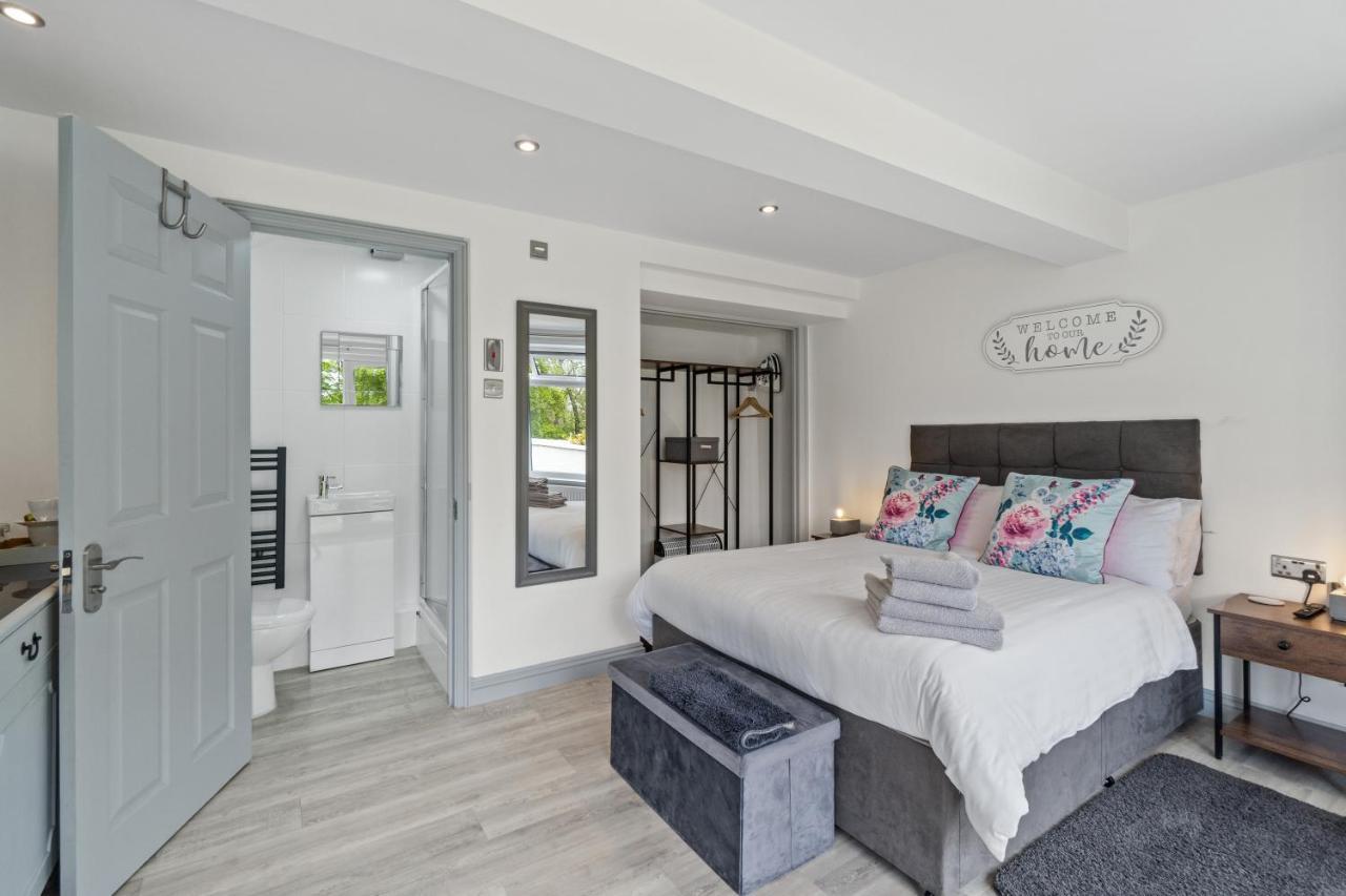 Stunning Contemporary 1 Bedroom En-Suite Annexe พลีมัธ ภายนอก รูปภาพ